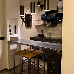 Fra Storia E Modernita Milan